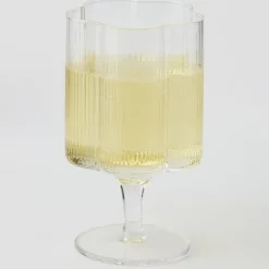 Ribbed Flower Wine Glass